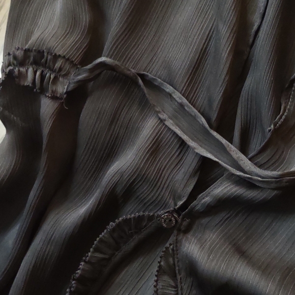 Beautiful black silky robe by Oscar De la Renta💕 - Picture 9 of 16